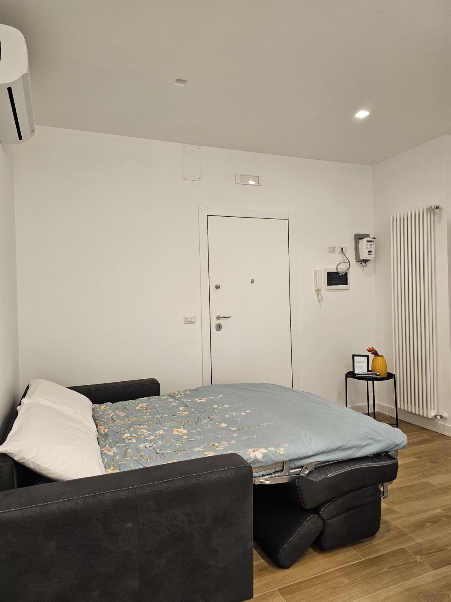Cris House Apartament *